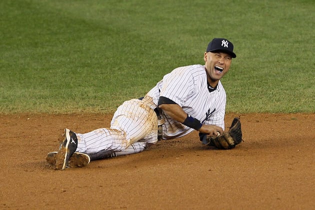New York Yankees' Derek Jeter Fractures Ankle, Will Miss Postseason