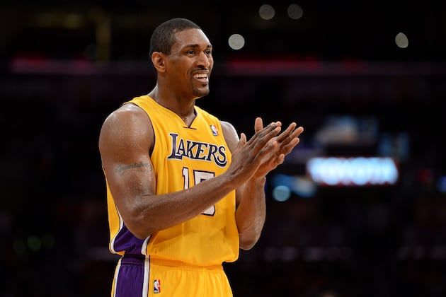 Video: Metta World Peace kisses a girls hand in thestands