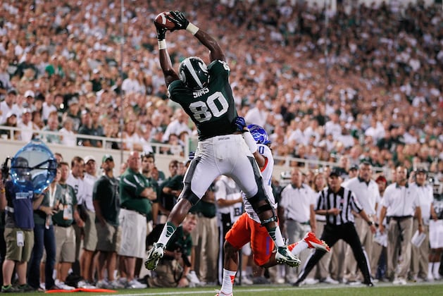 Michigan State's Dion Sims Tweets He May Put on 'Superman T-Shirt' at Michigan