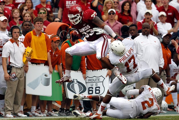 Debate: Will Oklahoma Be Able to Halt Notre Dame's Perfect Season?
