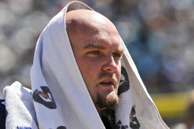 Appendectomy Puts LT Michael Roos' Streak at Risk