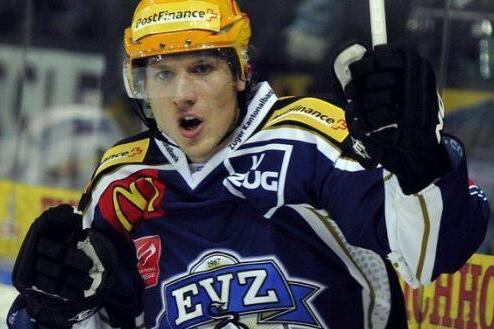 Red Wings' Damien Brunner Jumped by Goalie in Swiss League Game