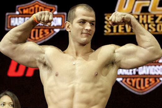 Dos Santos Says He Could Knock out Klitschko