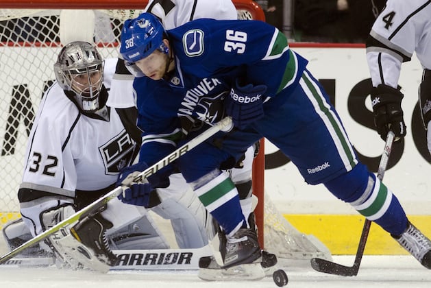 Canucks' Hansen Inks Deal with Finnish Team