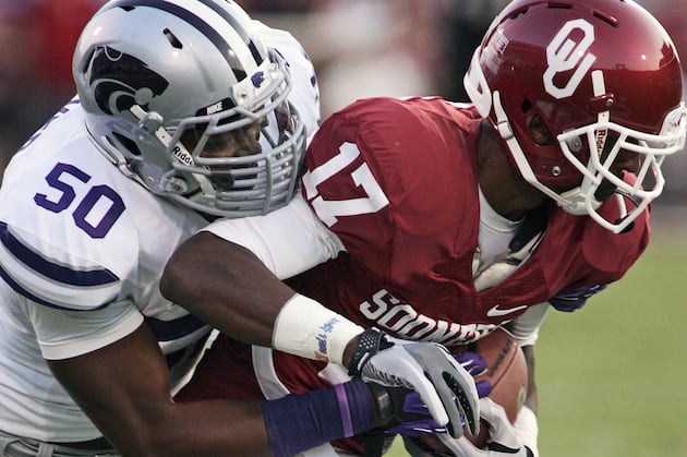 K-State Linebacker Tre Walker on Crutches, out Indefinitely