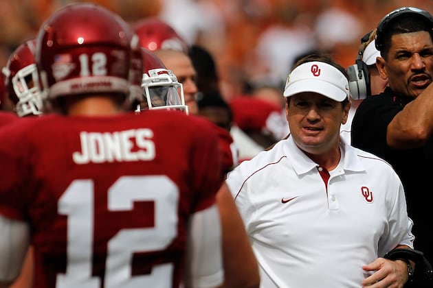 OU Football: Bob Stoops Defends Quarterback Landry Jones