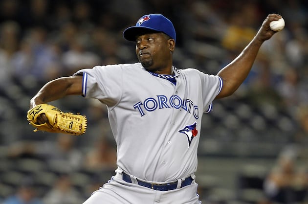 Jays Exercise Oliver's Option, Sign Rajai Davis