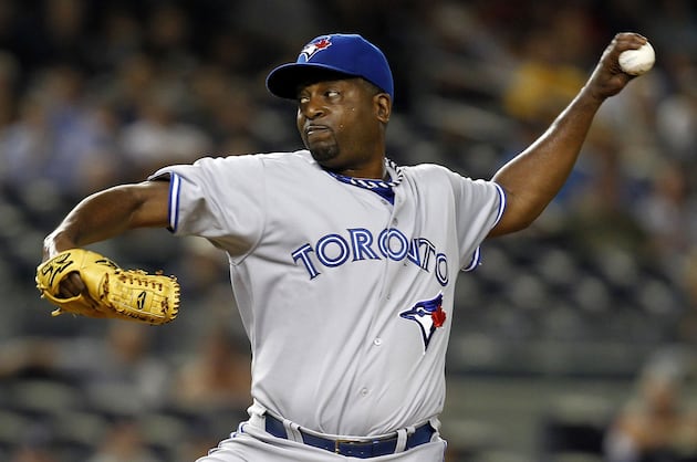 Blue Jays Exercise Option on Oliver, Re-Sign Davis
