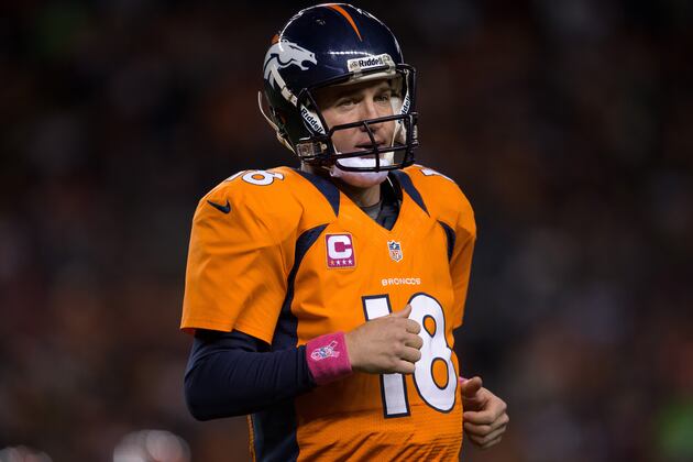 Broncos' Manning Says Right Thumb Sore but OK