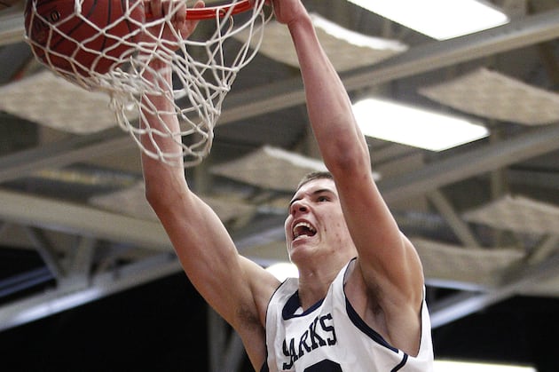 Arizona Basketball: Cats' Focus Shifts to Center: Tarczewski Is New Weapon