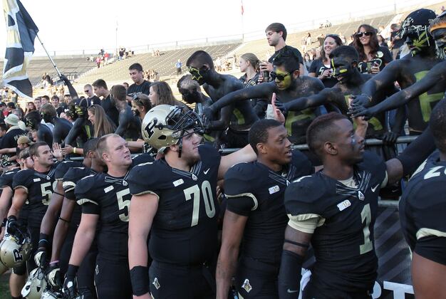 Rally with Football Team Marks Beginning of Weekend