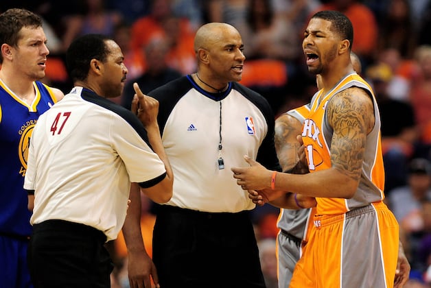 Old Problems Lead to Loss for New-Look Suns