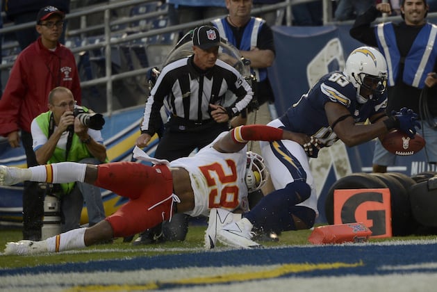 Norv's Bolts Beat Staggering Chiefs 31-13