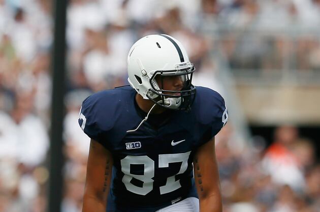 TE Kyle Carter Out; Chilly Conditions Will Test Quarterbacks