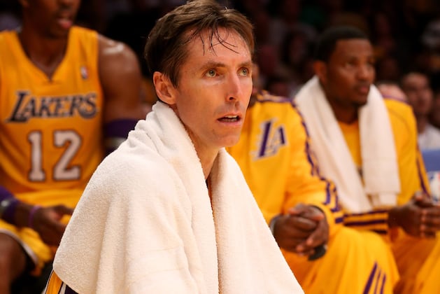 Steve Nash out at Least 1 Week with Leg Injury