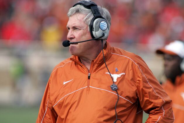 Ash, Davis Deliver Third Straight Win for Texas