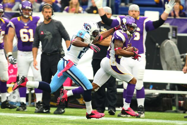 Vernor Returns vs. Bears Despite Thigh Injury