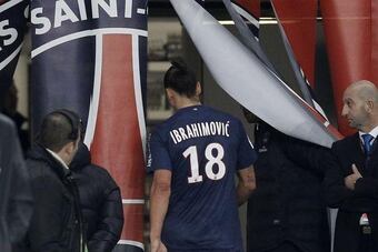 Psg-saint-etienne-ibrahimovic-expulse_full_diapos_large_crop_north