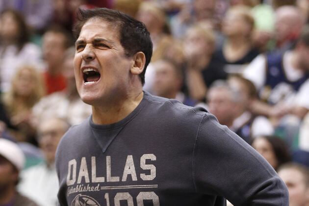 Mavericks Owner Mark Cuban Goes 1-on-1 in Twitter Bout with Donald Trump