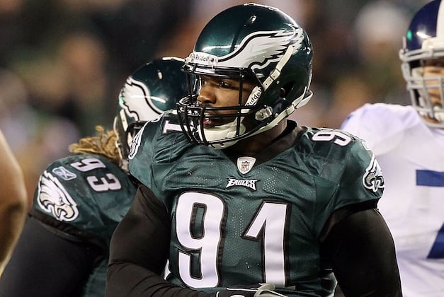 With Wife Giving Birth, Eagles' Darryl Tapp out Tonight