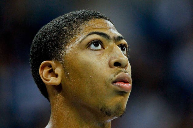 Anthony Davis Remains Under Evaluation for a Mild Concussion