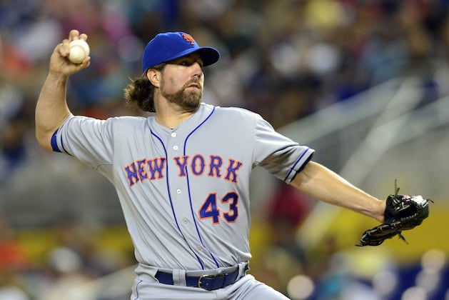 Should the New York Mets Trade R.A. Dickey This Offseason at Peak Value?