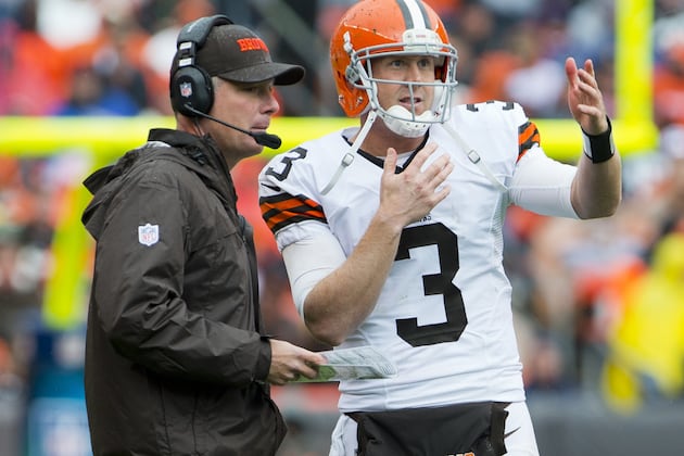 Cleveland Browns' Pat Shurmur Gives QB Brandon Weeden Vote of Confidence