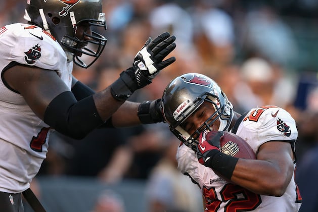 Bucs RB Doug Martin Uses 'Vision' to Break Long TD Runs