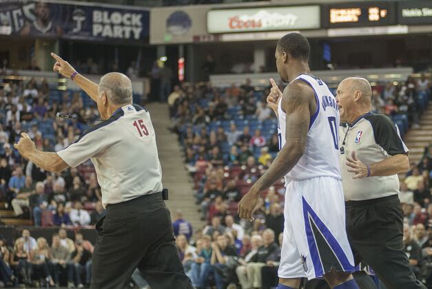 Thomas Robinson Ejected for Throwing Elbow to Jonas Jerebko's Throat