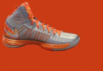 1orangeshoesrp_primary_midwaysneakers12_crop_north