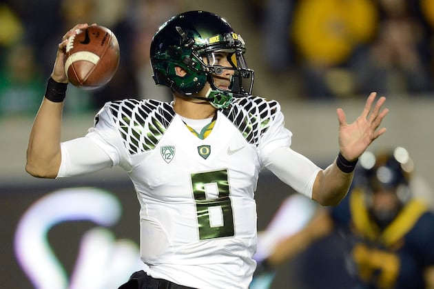 Mariota's 6 TDs Power Perfect Oregon Past Cal