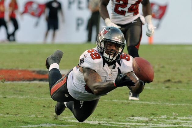 Quincy Black Carted off After Helmet-to-Helmet Hit
