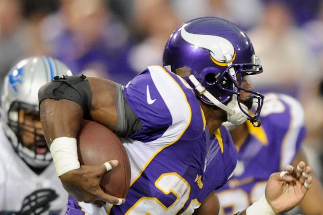 Peterson Trucks to 171 Yards, TD as Vikings Roll