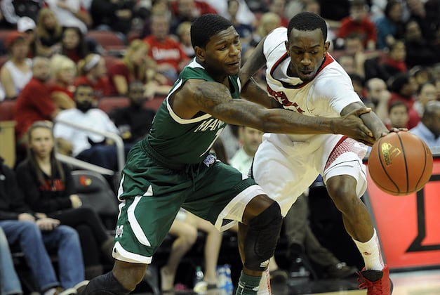 Russ Smith Plays Big: Louisville Starts the Season with a Win over Manhattan