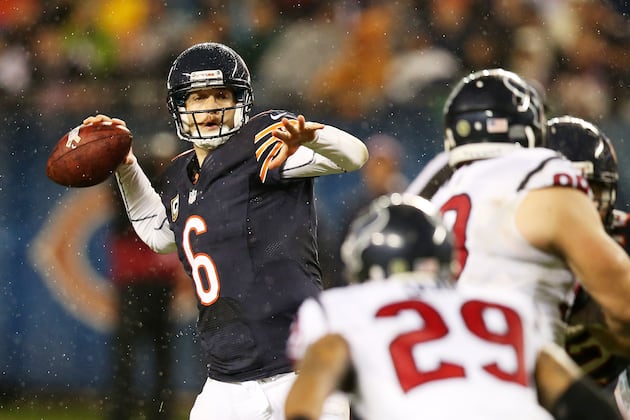 Jay Cutler: Fantasy Owners Should Avoid Bears QB Even If He's Cleared to Play