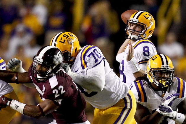 LSU's Offense Strikes a Balance, Finds Some Late-Season Success