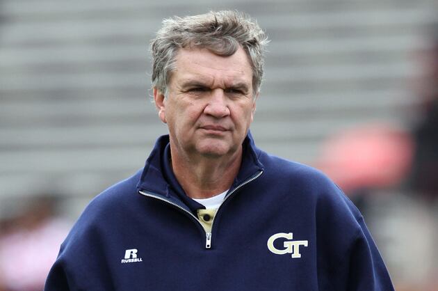 Notes: Johnson Again to Wait on Naming Starting QB
