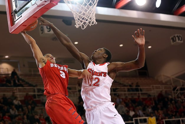 D'Angelo Harrison Comes off the Bench to Lead St. John's Past Detroit
