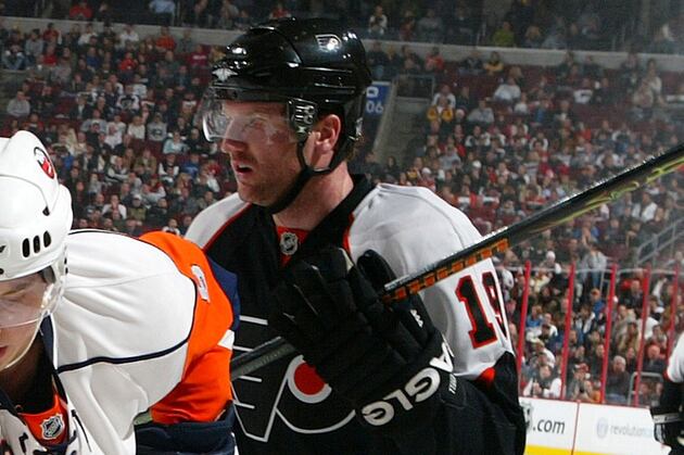 Flyers' Gervais Inks in Germany