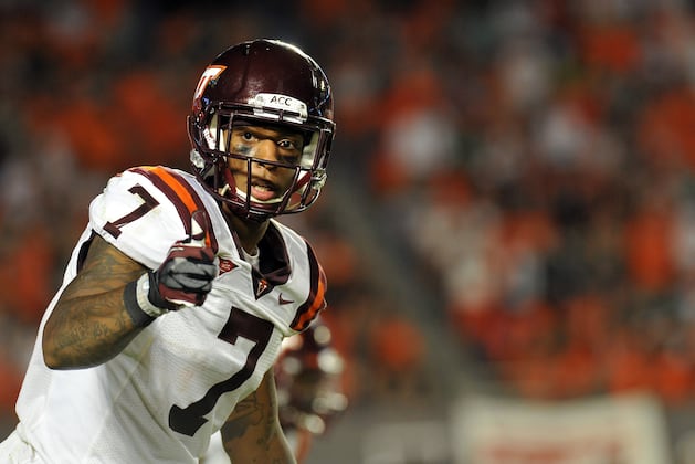 Hokies WR Marcus Davis Blocks out Viral Video