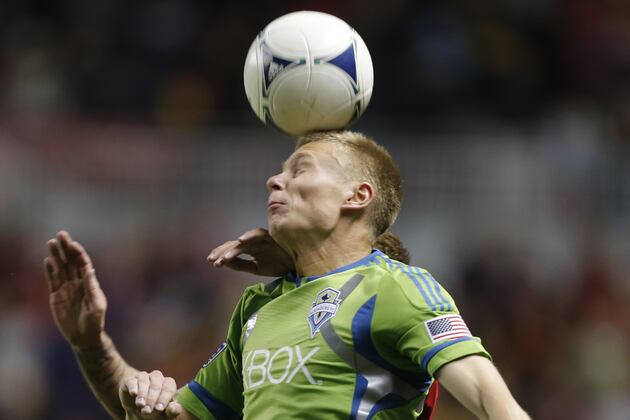 Soccer Players May Injure Brains When 'heading' Ball, Study Says