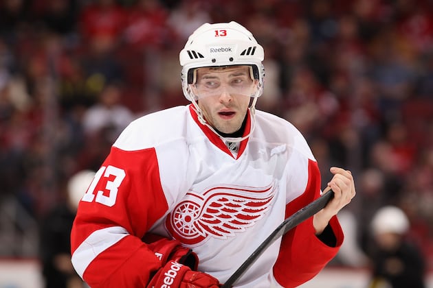 Pavel Datsyuk Scored Another Ridiculous Goal in KHL, Water Still Wet (VIDEO)