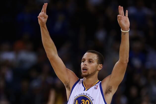 Stephen Curry Plays Through Minor Ankle Tweak, Downplays It