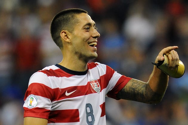 Dempsey Wins 2nd Straight US Soccer Federation Male Athlete of the Year Award
