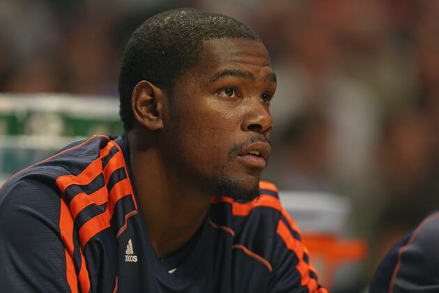 Video: Durant Kisses a Woman Courtside After Hitting Her with Pass