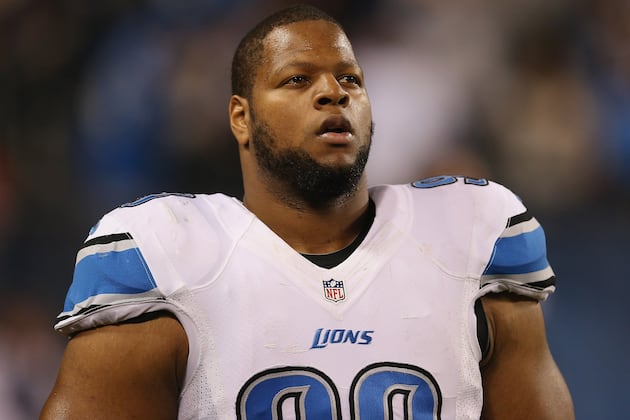 Analysts Think Lions' Ndamukong Suh Purposely Kicked Texans QB Matt Schaub