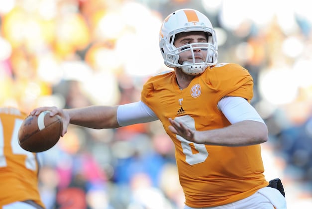 Bray Tosses 4 TDs, Leads Tenn. Past Kentucky