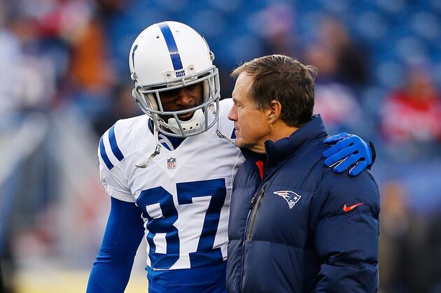 Wayne Breaks NFL Record for Multiple-Catch Games