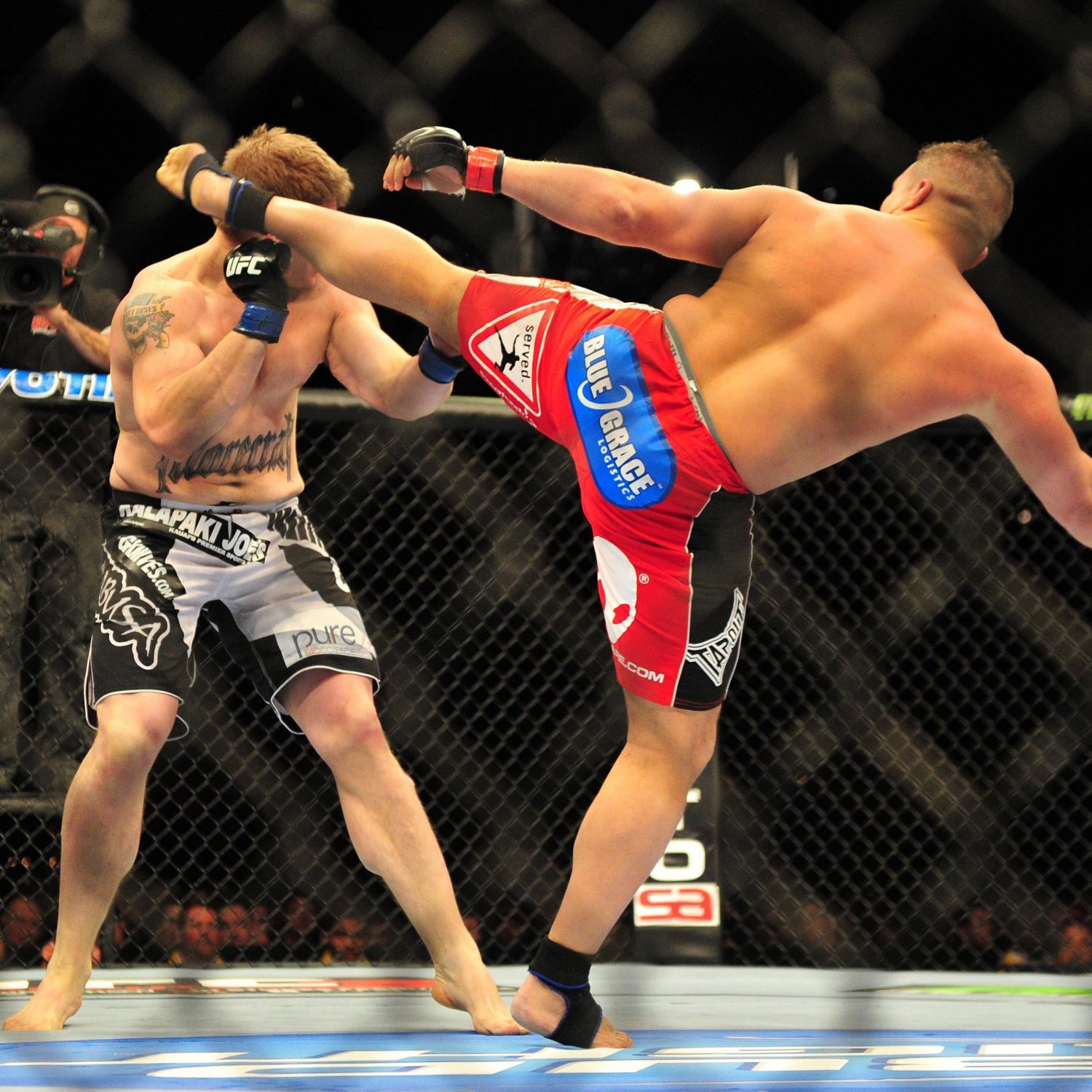 5 UFC Fighters with Wicked Kick Knockouts | Bleacher Report