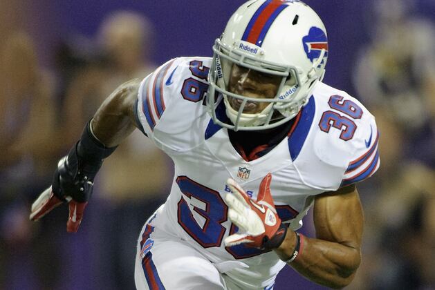 COLTS SIGN DELANO HOWELL